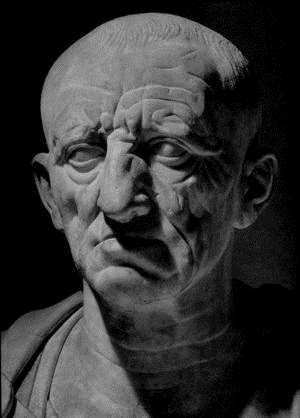 Marcus Censorius Cato /Cato starší řečený cenzor/ Vydal roku 193 př. Kr. zákon proti přepychu, který zakazoval nošení šperků na veřejnosti, přestože uznával zvyky předků.