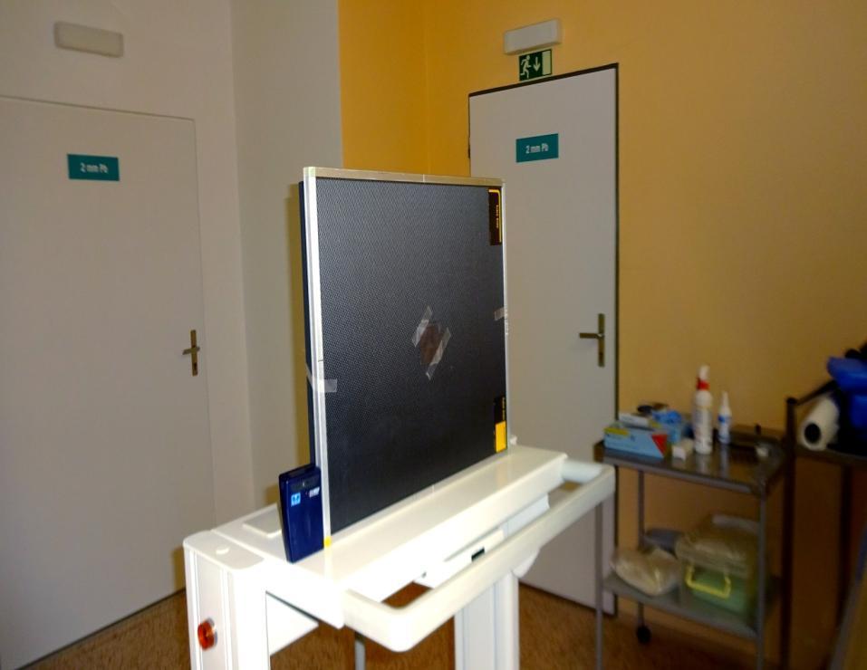 1.4 Mobilní rtg). Pomocí tohoto přístroje byl zopakován celý postup popsaný v kapitole 6.2.1 Realizace měření na fixním rtg přístroji.