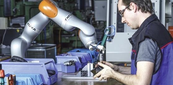 Obrázek 1: Cobot v přímé spolupráci s člověkem LEGISLATIVA - TECHNICKÁ SPECIFIKACE ISO/TS 15066:2016 Protože je legislativa týkající se cobotů stále nejasná, byla provedena analýza požadavků