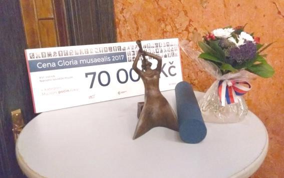 Soutěž Gloria Musaealis probíhala ve třech kategoriích, karlovarské muzeum zvítězilo ve své kategorii před dalšími čtrnácti institucemi, jako jsou např.