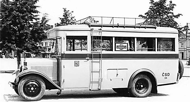 V roce 1930 byl zahájen pravidelný provoz Lažánky Tišnov a v roce 1931 přibylo autobusové spojení do Brna.