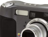 Společnost Kodak začala v dubnu prodávat fotoaparát řady EasyShare DX7630, tehdy svůj první, a dodnes také poslední, šestimegový model.