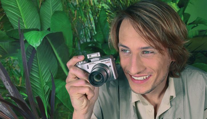 trendy Digitální fotoaparáty ovládají svět Klasická fotografie už ztratila téměř všechny své pozice. Digitály dnes používají reportéři i amatéři a tradiční film mizí také z ateliérů.