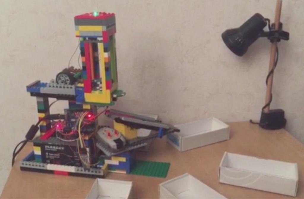 Druhý prototyp Úkolem druhého prototypu bylo odstranit chyby předchozího projektu.