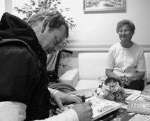 Konečně bylo vše připraveno, sbaleno a hurá do Prahy na letiště, kam nás odvezl pan Bufka, vedoucí útvaru Doprava a služby. Čekání na odlet jsme si zkrátili pozorováním startu jiných letadel.