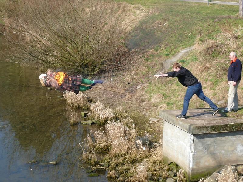 dvacítku básní pro jednotlivá zastavení