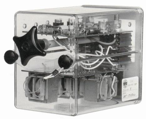 DOHLEDOVÉ RELÉ JEDNOFÁZOVÉHO NAPĚTÍ DRJ č.v.71973 Technické podmínky: TP SZd HK 1/94 Zavedení - Směrnice pro projektování napájecího stojanu TEST - SUDOP 1988 - příloha č.