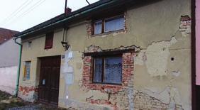 elektroinstalace,vodoinstalace. Dům je možné rozšířit do podkroví.