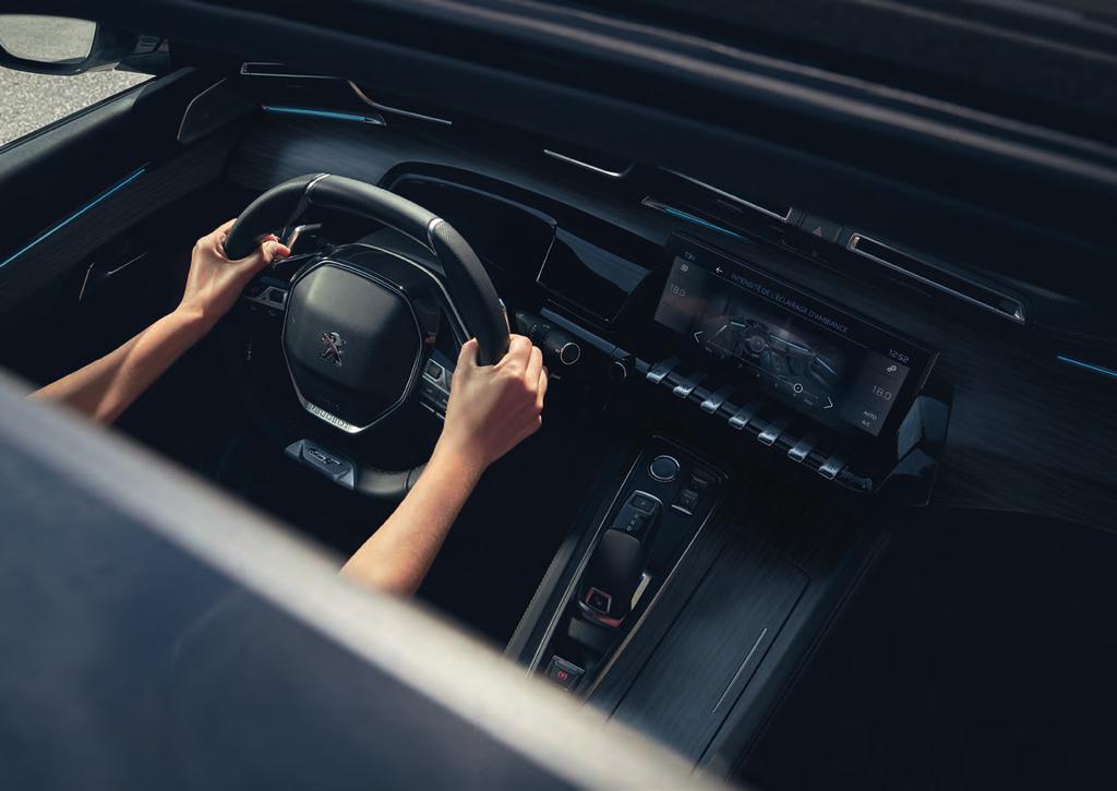 INTERIÉR USEDNOUT DO NOVÉHO VOZU PEUGEOT 508 JE JAKO VSTOUPIT DO JINÉHO SVĚTA.