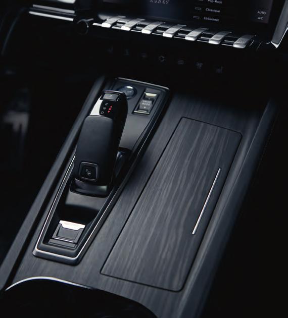MAXIMÁLNÍ EFEKTIVNOST PLYNULÉ ŘAZENÍ Nový PEUGEOT 508 je vybaven motory nejnovější generace PureTech a BlueHDi* (s technologií SCR) splňujícími emisní normu Euro 6.2.