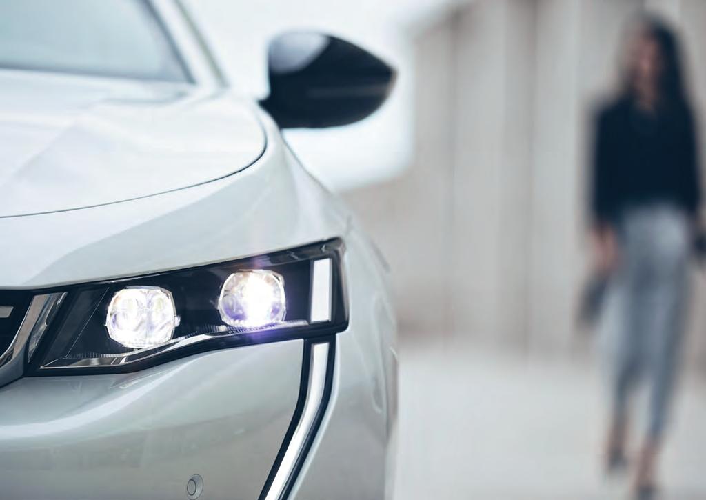 PEUGEOT 508 GT LINE TAJEMSTVÍ ÚSPĚCHU NOVÉHO VOZU PEUGEOT 508 SPOČÍVÁ V JEHO JEDINEČNÝCH A NEOBYČEJNÝCH PROPORCÍCH, KTERÉ BEZE ZBYTKU