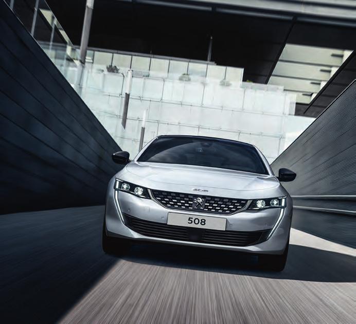 NOVÝ PEUGEOT 508 GT LINE MAGICKÁ PŘITAŽLIVOST ODVÁŽNÁ ELEGANCE Na první pohled vás uchvátí dravá elegance nového vozu PEUGEOT