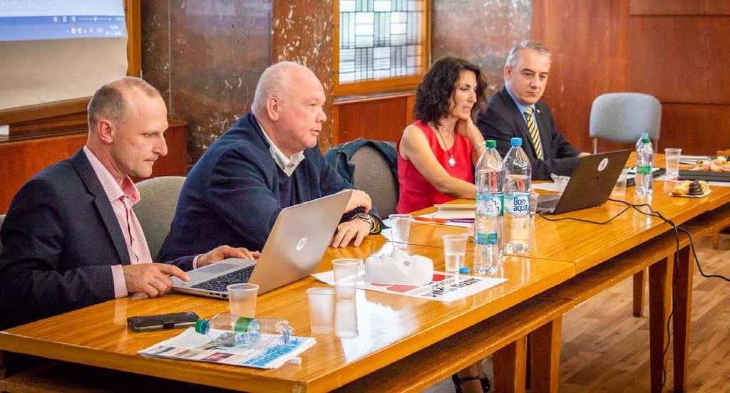 AKTUÁLNÍ TÉMA Konference MO Mimořádná konference Moderních odborů v ČSOB Zaměstnanci v ČSOB, a.s., jsou již pět měsíců bez Kolektivní smlouvy.