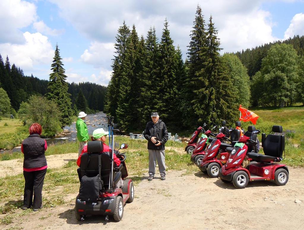 3.3.2. Péče o návštěvníky s handicapem Lenka Dvořáková V průběhu roku 2017 pokračoval projekt Na skútru po Národním parku Šumava čtvrtým ročníkem.