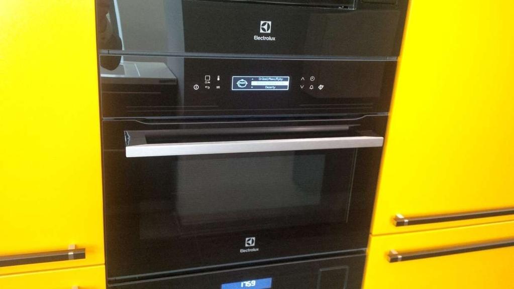 Kompaktní trouba s mikrovlnou troubou Electrolux EVY6800ZOZ, původní cena 20 999