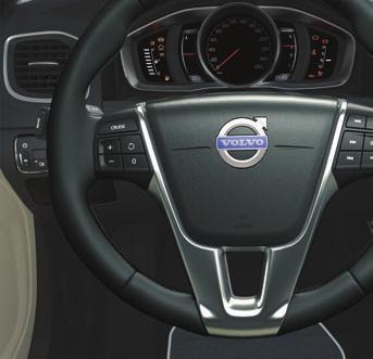 Jak nastartuji motor? 01 Zatlačte dálkový ovladač s klíčem do spínače zapalování.