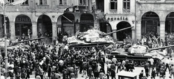 Život v našem městě 80 Zpravodaj 7-8/208 8 Život v našem městě Má vzpomínka na 2. srpen 968 V roce 968 mi bylo krásných 6 let a končil jsem první ročník Střední všeobecně vzdělávací školy v Liberci.