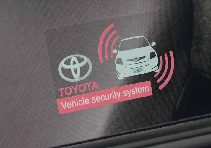 Bezpečnostní systém vozidla Je velmi příjemné vlastnit vůz tak dobře zabezpečený, jako je Prius+. Bezpečnostní systém Toyota hlídá váš vůz, zanecháte-li jej na parkovišti.