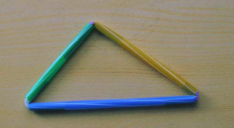 Př. 1: Z brček o délkách 7, 9, 12 cm sestav trojúhelník. Kolik máš možností jak trojúhelník sestavit?