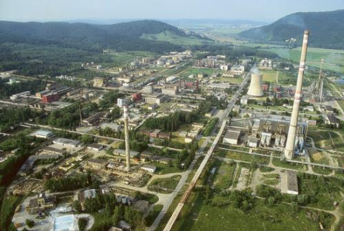 Slovensko Chemko Strážske Pracovníci v PCB nádržích, laboranti přestup do mateřského mléka Zavlažování z odpadového kanálu