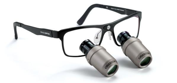 Brýle HDL Prisms umožňují přesné zákroky, lepší viditelnost a nastavitelný úhel sklonu, který lze přizpůsobit různým chirurgickým procedurám.