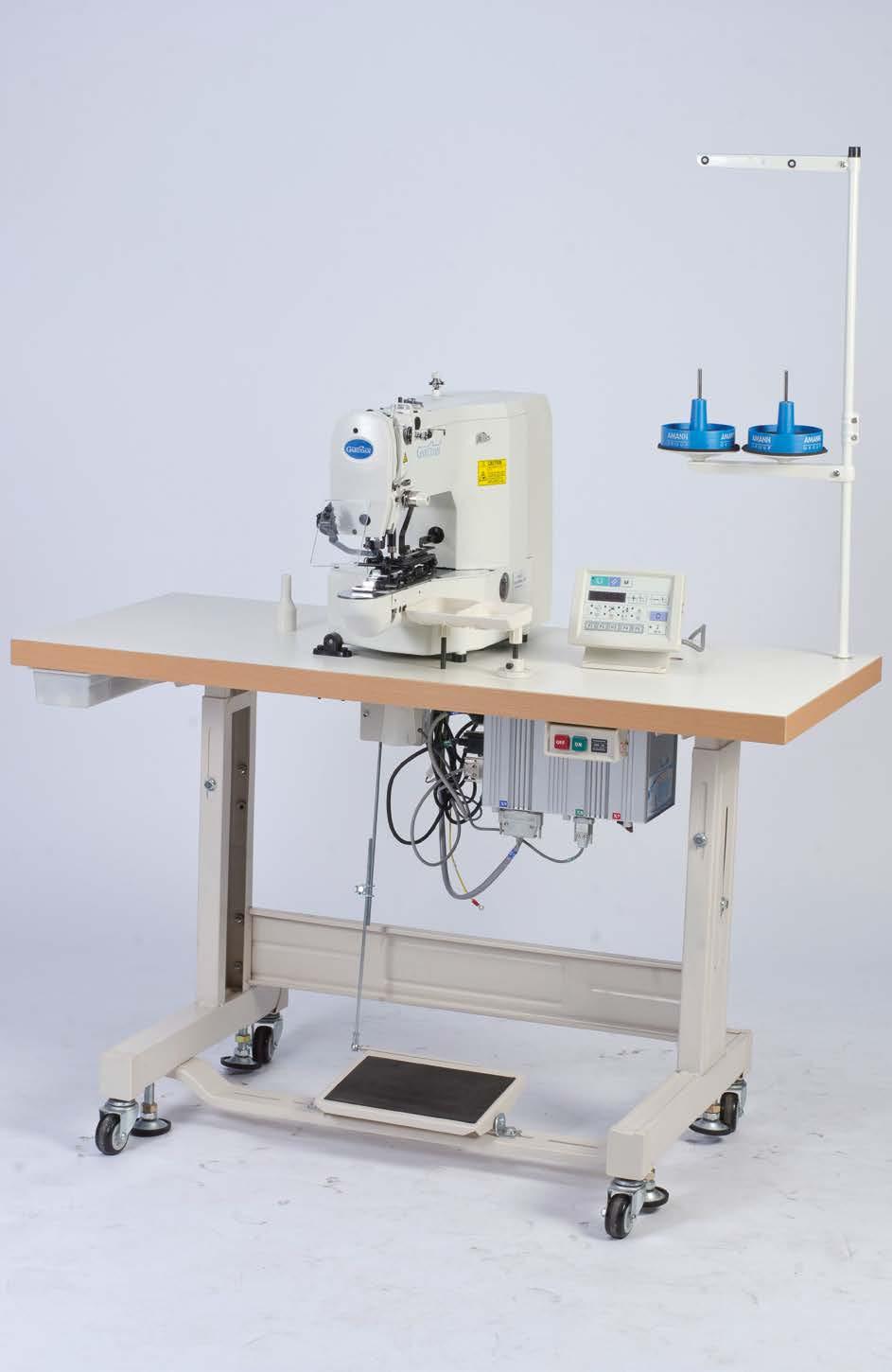 Charakteristika GS-9CS Характеристика GS-9CS Technical features GS-9CS Tato řada elektronicky řízených strojů pro přišívání knoflíků je charakteristická vysokou kvalitou a produktivitou šití,