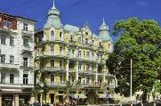 Hotelovým hostům je k dispozici restaurace Knížecí Dvůr s českou i mezinárodní kuchyní.