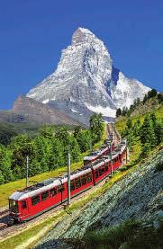 den: Velký zážitek Vám přinese BERNINA EXPRESS. Slavný vlak jede přes klenuté viadukty a horské terasy, skrze točité tunely, kolem horských vodopádů a ledovců i kvetoucích alpských luk.