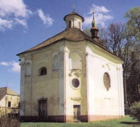 Kostely ve Vyklanticích a v Petrovsku jsou postaveny podle návrhu věhlasného českého architekta J.B. Santiniho a více nám o nich řekne místní rodák pan Zíka.