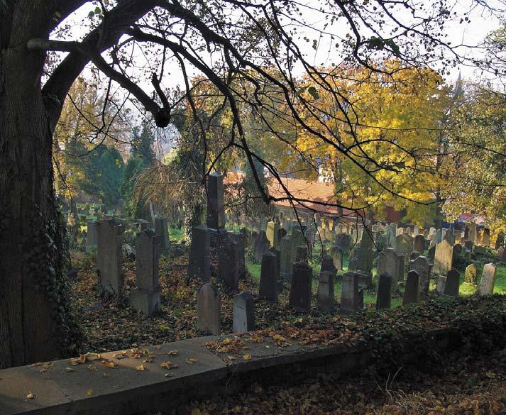 Vzhledem k tomu, že okolní terén se v průběhu let zvedl, je dnes příliš nízký na to, aby se