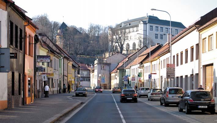 pouzdru ze
