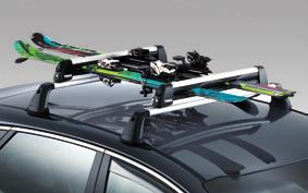 Xtender 739 nosič lyží a snowboardov Pre jednoduché nakladanie a vykladanie, nosič je možné vysunúť do strany, takže vaše oblečenie nepríde do