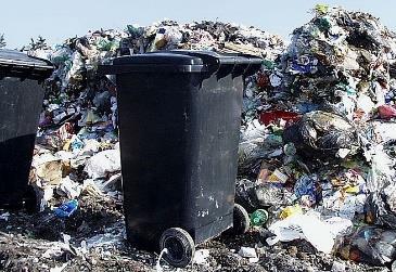 Chceme znovu používať veci vymieňať si ich medzi sebou alebo darovať tie, ktoré už nepotrebujeme, ale sú ešte použiteľné (oblečenie, hračky, knihy, športové potreby atď.