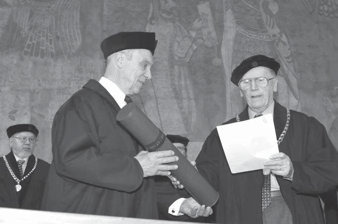 Foto: iforum Čestný doktor Univerzity Karlovy Erling Norrby Ve středu 29. ledna byla v pražském Karolinu udělena čestná vědecká hodnost doctor honoris causa významnému světovému virologovi prof.
