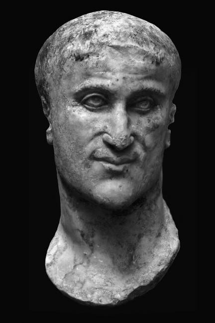 4.2.4 Constantius Chlorus z Kodaně a Berlína Dvě mramorové hlavy z Říma, které jsou dnes uloţeny v muzeích v Kodani a Berlíně jsou připisovány císaři Constantiovi.