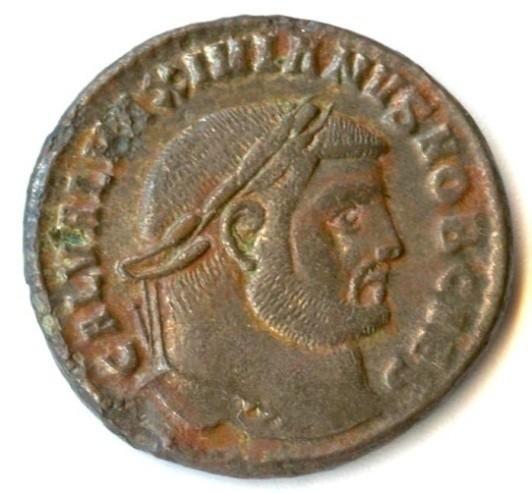 5.3.4 Galerius Valerius Maximianus Nový obraz tetrarchického císaře, který postupně vytlačuje portrétní typ vojenského císaře, je dán obrazem Galeria.