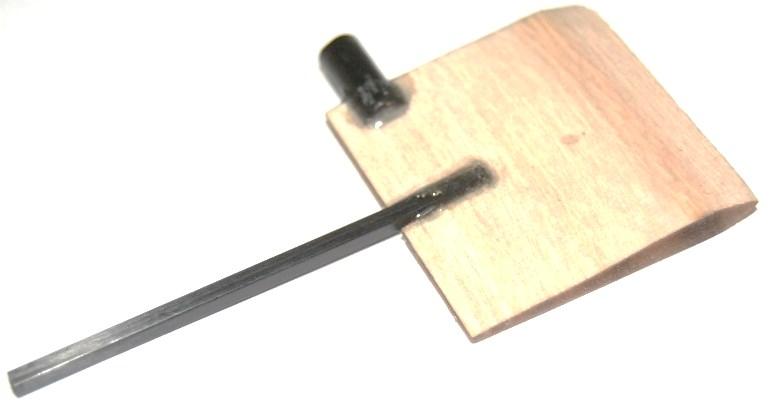 Pro zajištění detekce otočení magnetického pole je nutné použit pro aplikaci diametrálně zmagnetizovaný válcový magnet. Výrobcem udávaná přesnost měření je ±0,5 [17].