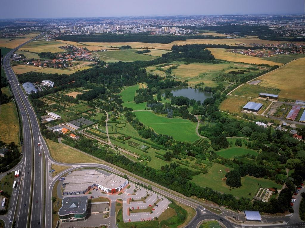 PRAHA INFORMAČNÍ A VZDĚLÁVACÍ CENTRUM EVVO DŮM STROMŮ