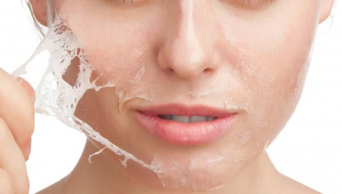 Cx M SLOŽENÍ md:complex TM melanoceuticals Cx M Revitalizující fyziologický roztok KYSELINA GLYKOLOVÁ: Exfoliating effect: diminishes corneocyte adhesion and promotes cellular mitosis, accelerating