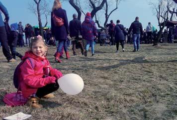 Procházka vedla kolem ranče Valkýra, hustopečského rybníku a Ovčího baru, kde byl rozdělaný oheň. Mnoho návštěvníků si zde opeklo svůj první letošní špekáček.