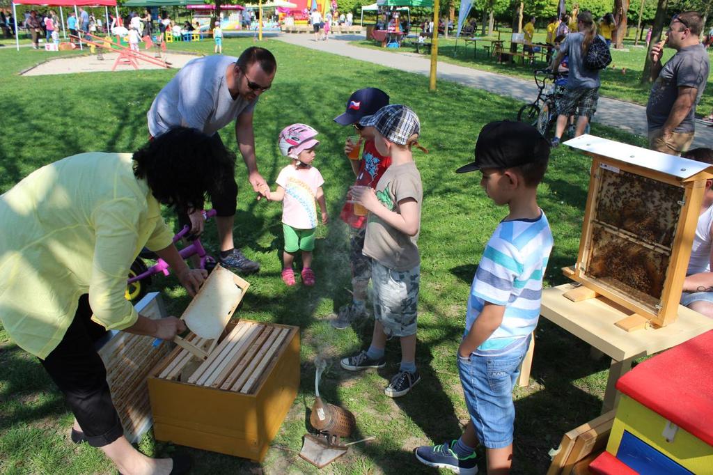 Chtěli poznat sami sebe, mít pocit sounáležitosti. Rozvíjí si postoje a schopnosti, vybírají si za pomocí odborníků pedagogů volného času činnosti pro svůj volný čas a zdravý životní styl.