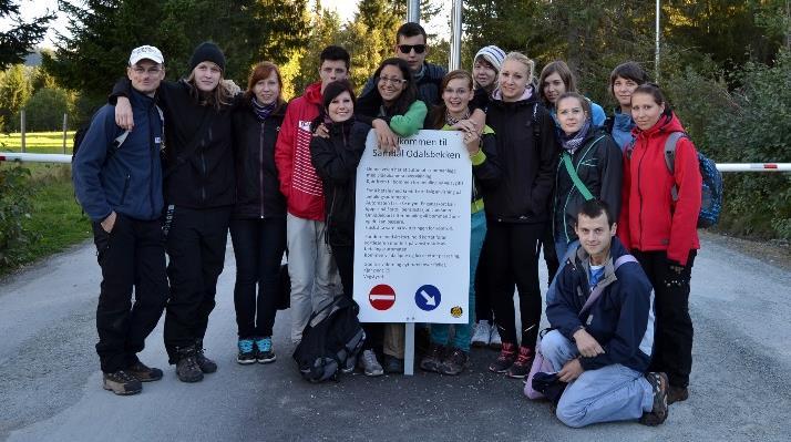 Začátek setkání se bohužel zkomplikoval výbuchem islandské sopky, který měl za následek dočasné zrušení letecké dopravy. Proto jsme se sjížděli postupně, zástupci ze Skotska nedorazili vůbec.