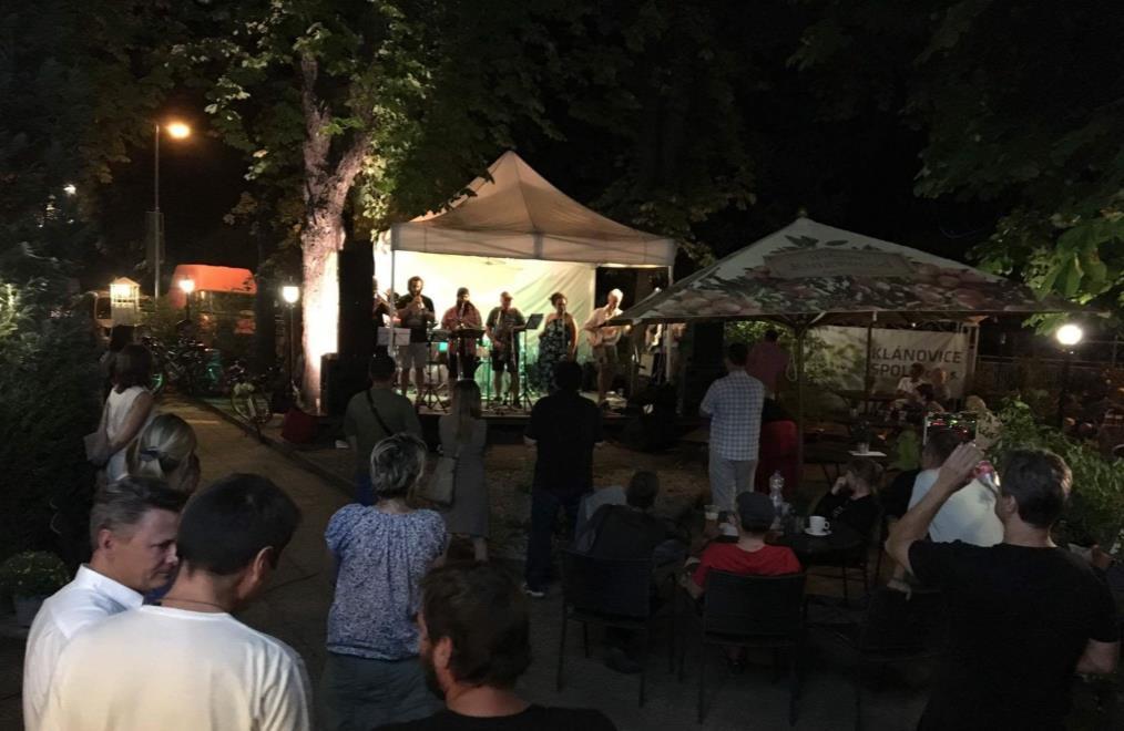 Jedná se o pásmo scének, vypravování a vtipů, doplněné veselými písničkami. 6. a 7.