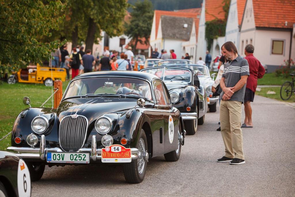 Automobilové veterány se zastaví v Holašovicích Milovníci veteránů si přijdou na své v pátek 7. září.