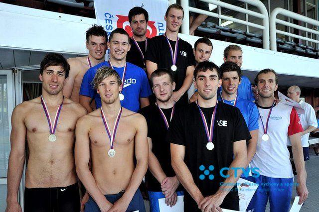 9 Sport na VŠE Protože sport šlechtí ducha a po pořádné dávce endorfinů z kvalitního pohybu se vám bude studovat lépe, absolvujete na FMV i dva povinné semestry tělocviku.