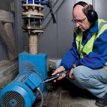 Snadné určení hlučnosti ložiska a stroje Elektronický stetoskop TMST 3 SKF TMST 3 je vysoce kvalitní přístroj, který umožňuje určit podle hluku díly stroje, u nichž hrozí selhání.