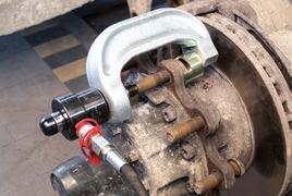 : FORD a MERCEDES-BENZ Puze pr pužití s V9, V9 a V9 Výměna klubů náprav neb puzder za asi 0 minut 00 0 0 0 8.