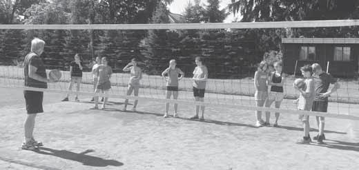 Pro děti zde byla připravena soutěž o věcné ceny a nechyběla ani stezka odvahy.