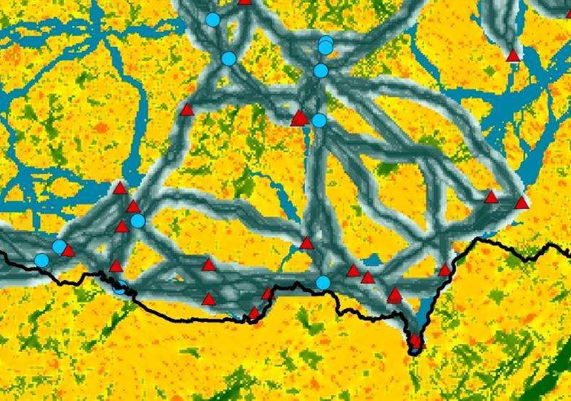 zvyšuje během období podzimních přeletů, což odpovídá dynamice využívání úkrytů v nezateplených domech.