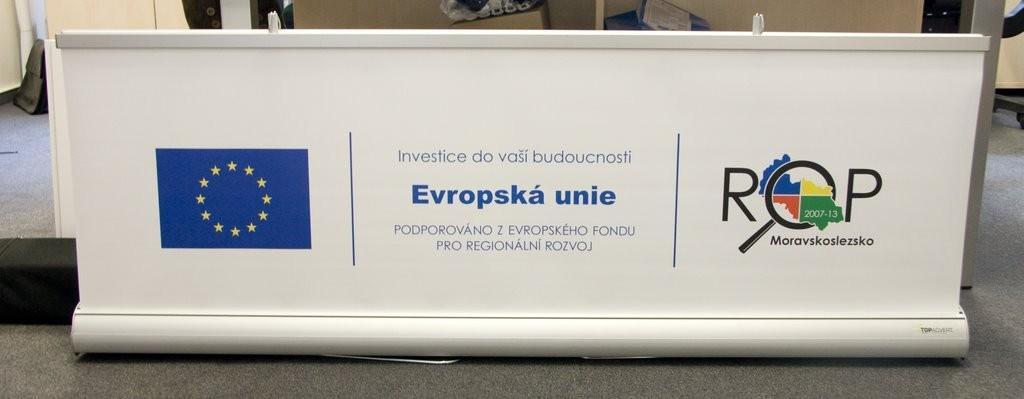 Pro zajištění povinné publicity v rámci prezentačních akcí, eventových aktivit, slavnostních otevření projektů apod.